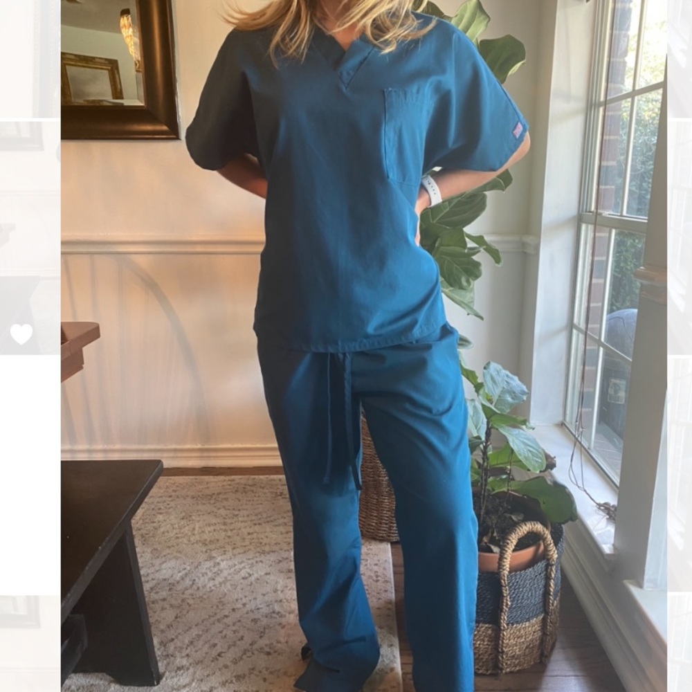 cherokee medical scrubs
